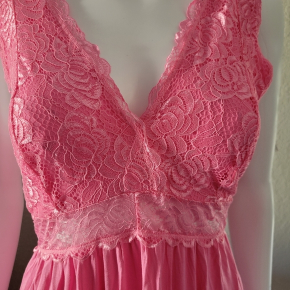 Barbiecore Maxi Nightgown - Picture 3 of 9